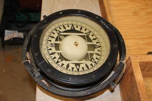 lot 359 image: Vintage Ship Binnicle Compass with Wood Box