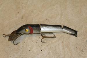 lot 367 image: Vintage Fishing Lure 9