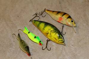 lot 368 image: Lot of (4) Vintage Fishing Lures