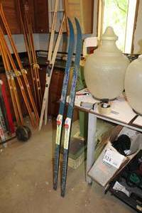 lot 377 image: Lot of (1 Pair) Trak Sportive 44 Junior Cross Country Skis 60