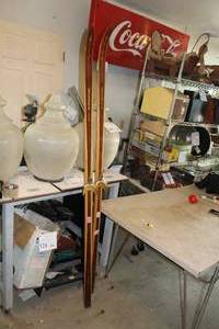 lot 380 image: Lot of (1 Pair) Vintage Skilom Cross Country Skis 77