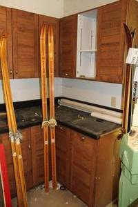 lot 381 image: Lot of (1 Pair) Vintage Splitkein Spesial Cross Country Skis 76