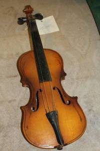 lot 396 image: Vintage Mini Violin 17