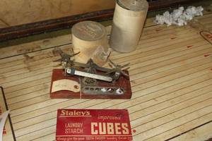 lot 399 image: Vintage Housewares - (2) Coasters, Laundry Cubes, Scale