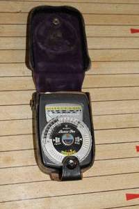 lot 408 image: Vintage Gossen Luna-Pro Digital Light Meter with Case
