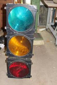 lot 425 image: Vintage Stop Light