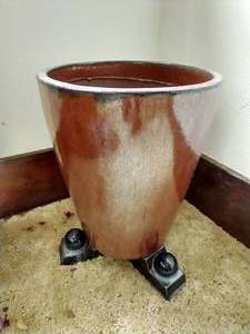 lot 5 image: Glazed Pottery Planter