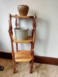 lot 6 image: 3 Tiered Diamond Willow Shelf & Pottery