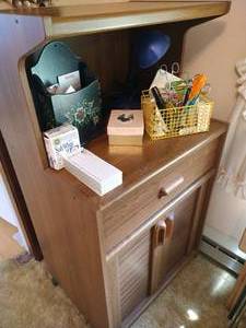 lot 28 image: Office Desk wSupplies