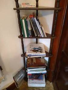 lot 38 image: Corner Shelf w Norwegian Books & Magazines