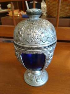 lot 39 image: Vintage Decorative Dish