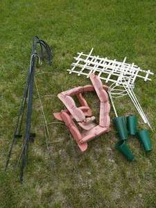 lot 55 image: Garden Lot of Hooks & Edges