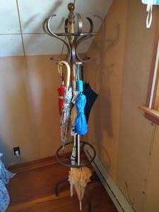 lot 67 image: Wood Umbrella Stand & Umbrellas