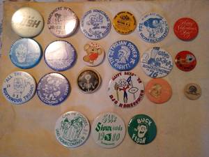 lot 72 image: Pinback Button Lot