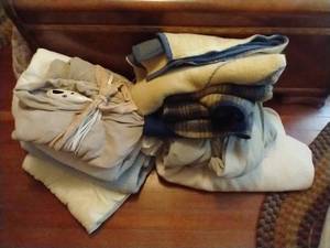 lot 77 image: Blankets