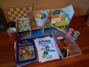 lot 83 image: Vintage Toy Lot