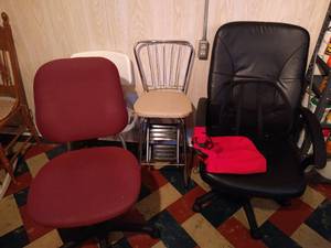 lot 124 image: Chairs Lot