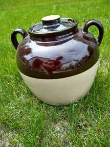 lot 131 image: Glazed Bean Pot