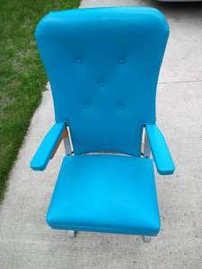 lot 135 image: Mid Century Vinyl Spring Chair