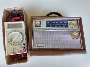 lot 162 image: Transistor Radio & Voltage Tester