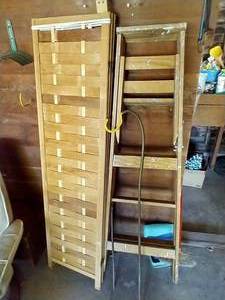 lot 172 image: Foldable Screen & Ladder