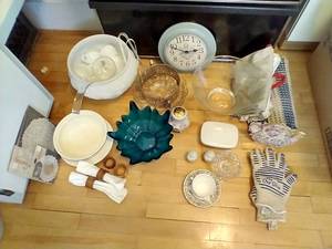 lot 196 image: Serving Dishes