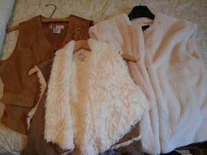 lot 214 image: 3 Vests