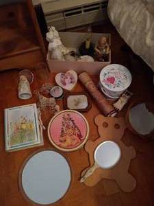 lot 228 image: Dolly NickNack Lot