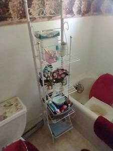 lot 237 image: Bathroom Shelf w Contents