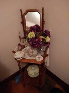 lot 240 image: Washstand & Contents
