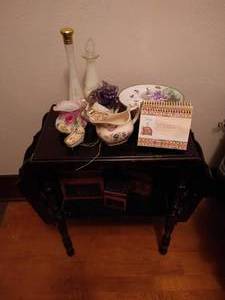 lot 241 image: Magazine Rack & Bedside Stand