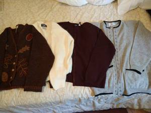 lot 247 image: 4 Sweaters Wool, Angora & Silk