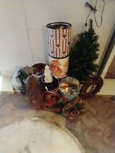 lot 249 image: Christmas Decor