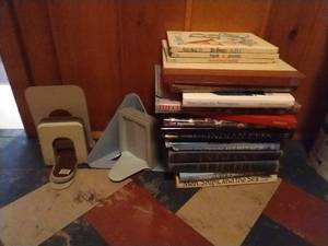 lot 257 image: Books & Bookends