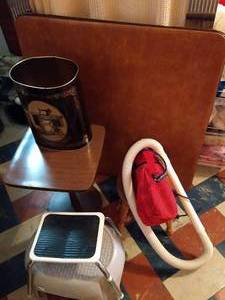 lot 265 image: 3 Stools, Card Table & Small Vacuum