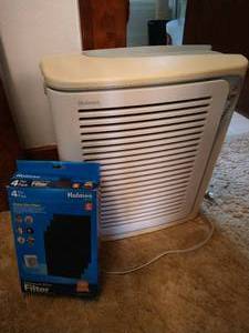 lot 283 image: Holmes Air Purifier & Filters
