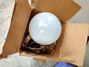 lot 303 image: Outdoor Light Fixture