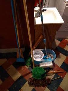 lot 264 image: Dusters, Mop & Brooms