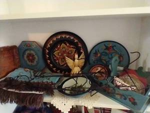 lot 279 image: Norwegian Wood Decor, Runner & Coasters