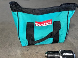 lot 18 image: Makita 18V LXT Sub-Compact Lithium-Ion Brushless Cordless 2-piece Combo Kit (Driver-DrillImpact Driver) 1.5Ah