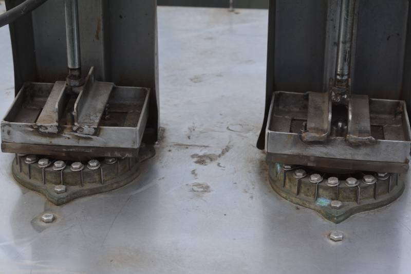 lot 17A image: Apple Slicer and conveyer