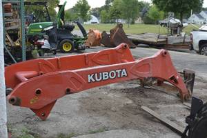 lot 15 image: Kubota Skid Steer Arm