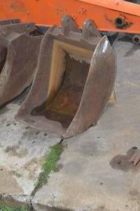 lot 18A image: Excavator bucket