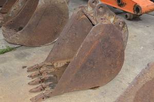 lot 20 image: Excavator bucket