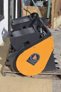 lot 5 image: New Wolverine Cement Mixer
