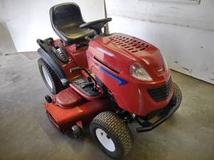 Toro GT2200 Lawn Tractor, 25 hp. 50...