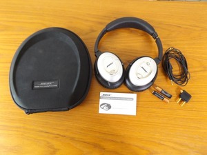 lot 38 image: Bose Quiet Comfort 15 Noise Canceling Headphones
