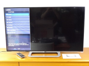 lot 40 image: Working Vizio TV Model M422i-B1