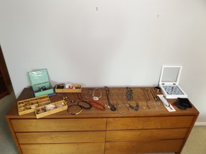 lot 44 image: Lot of Misc Costume Jewelry