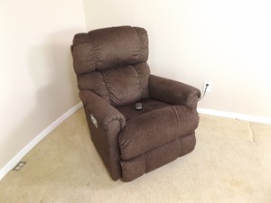 lot 51 image: Less Than a Year Old La-Z-Boy Espresso Power Plus Rocker Recliner